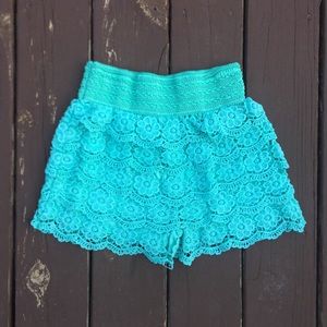 Crochet Lace Scallop Hem Mini Shorts